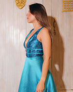 Cargar imagen en el visor de galería, OMARA Dress