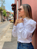 Cargar imagen en el visor de galería, Fátima  Shirt

