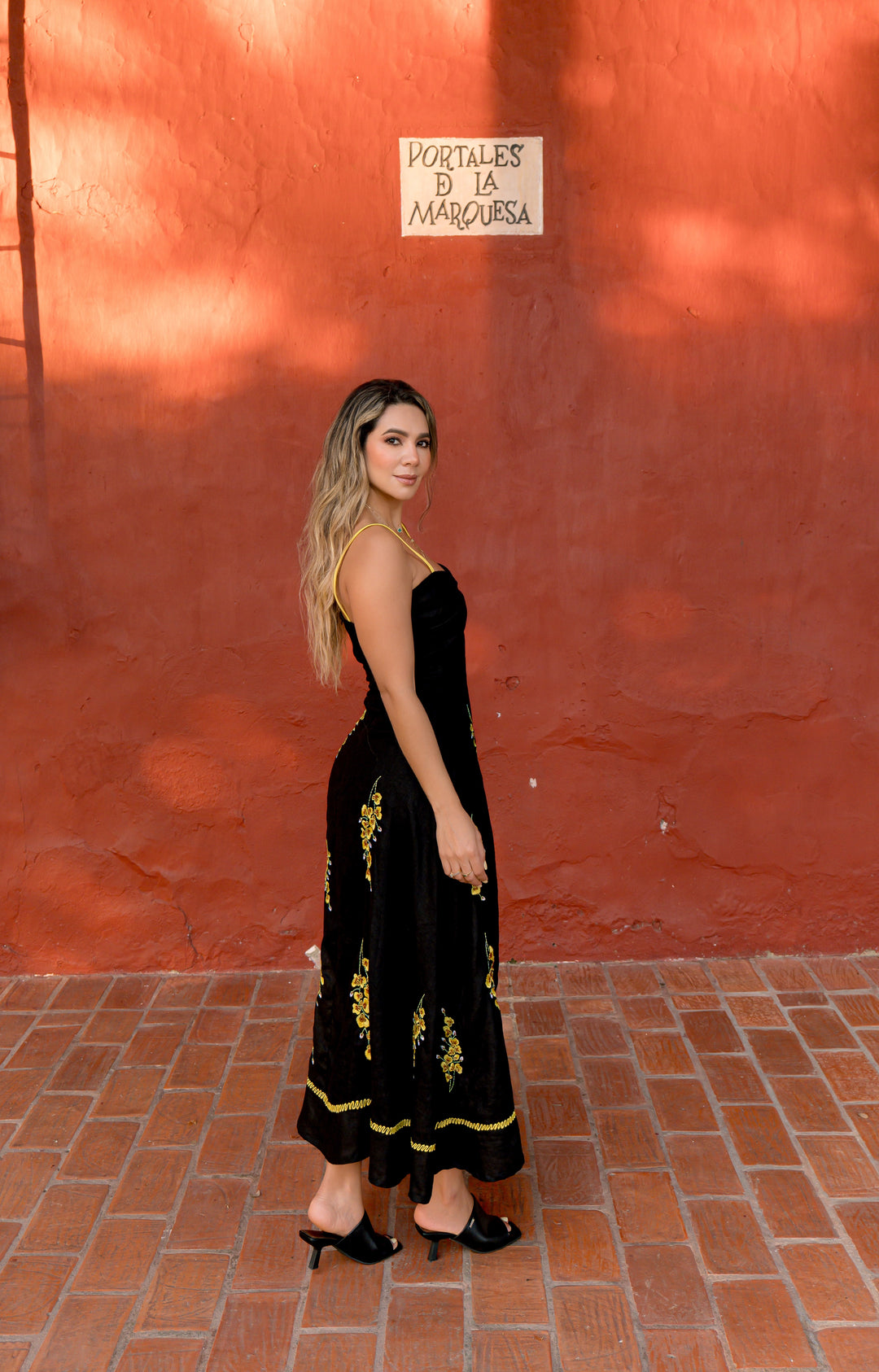 LA MARQUESA DRESS
